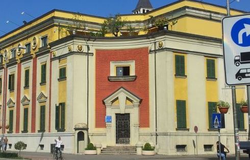 Rindertimi ne Tirane: Publikohet lista me 200 familjet e para te cileve do u rindertohet shtepia